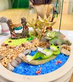 Houseplant decoration - Frog reading on a leaf with a cameleon friend  -  Unique Gift for plant lovers!