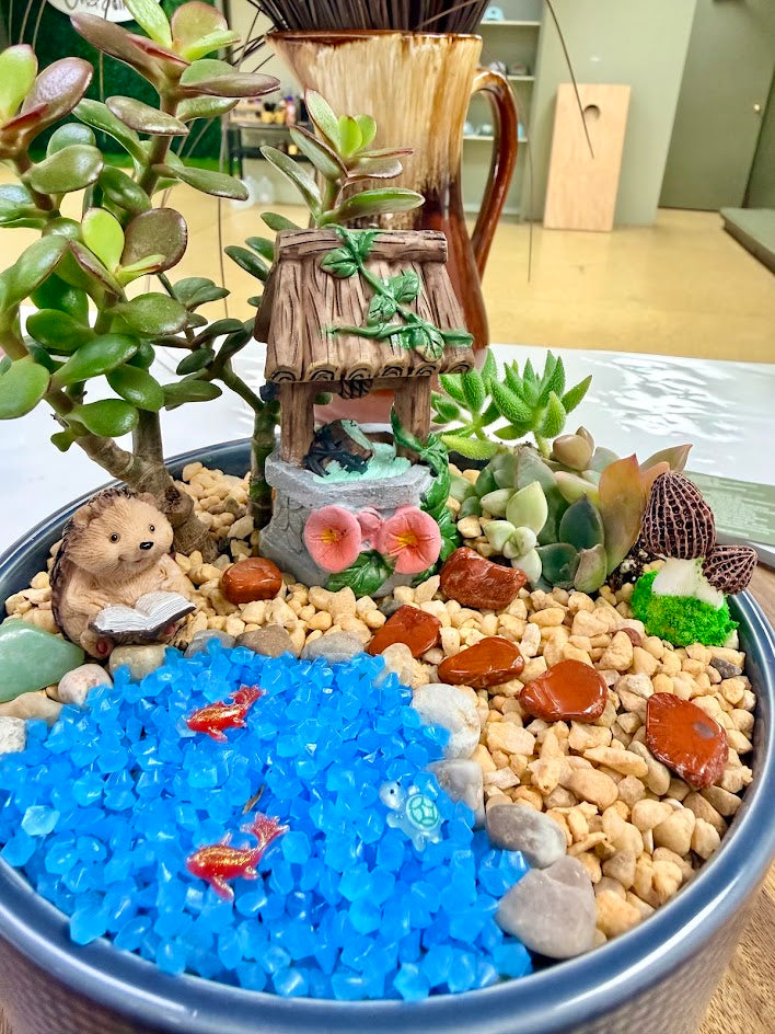 Hedgehog Fairy Garden Figurines – Reading, Welcome, Mushroom Hat